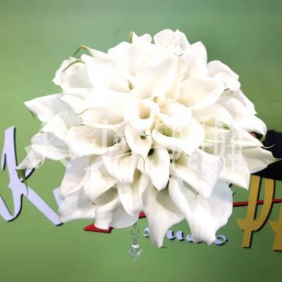 Bukiet ślubny okrągły z lilii kalii nr 561