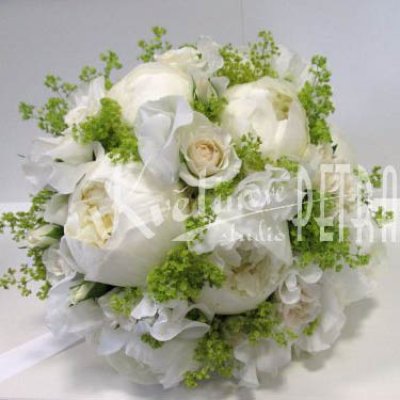Bukiet ślubny okrągłe białe piwonie nr 532