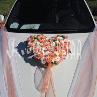 Svatební aranžmá na auto srdce č. 155