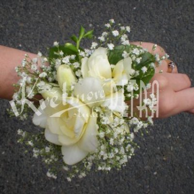 Květinová dekorace na ruku č. 2