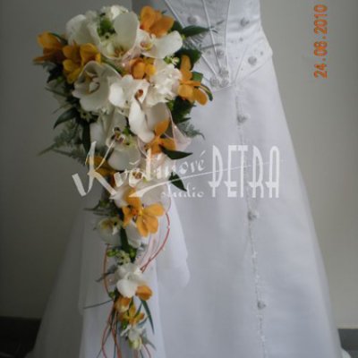 Svatební kytice převislá č. 367