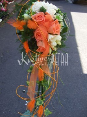 Svatební kytice převislá z růží č. 305