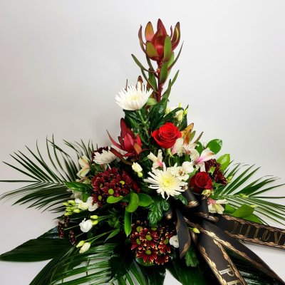 Smuteční kytice vypichovaná č. 9