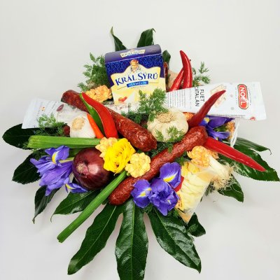 Kytice z klobás a sýrů Lukáš