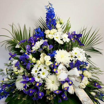 Smuteční kytice vypichovaná č. 6