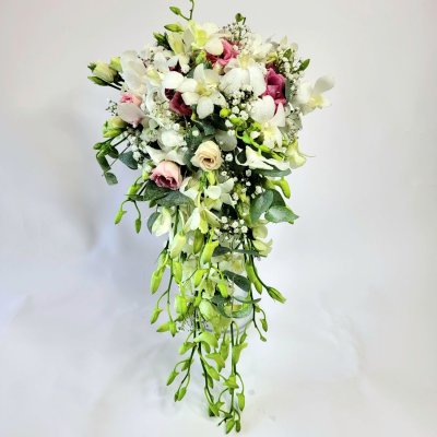 Svatební kytice převislá č. 273