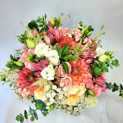 Bukiet ślubny okrągły z dalii nr 560