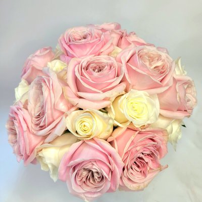 Bukiet ślubny z okrągłych róż nr 556