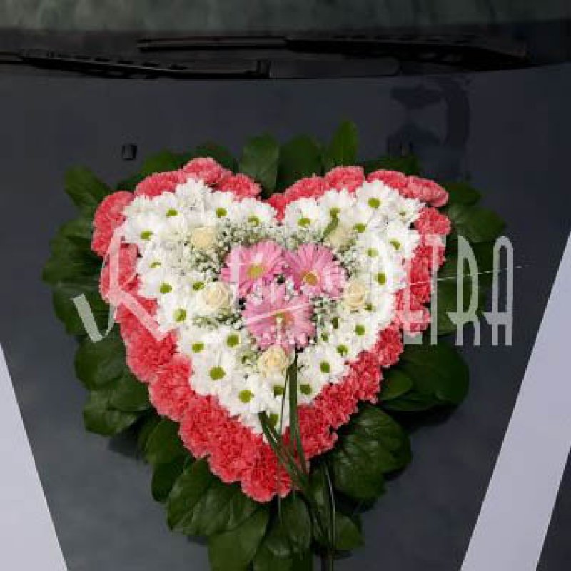 Весільне оформлення у формі серця для автомобіля №169