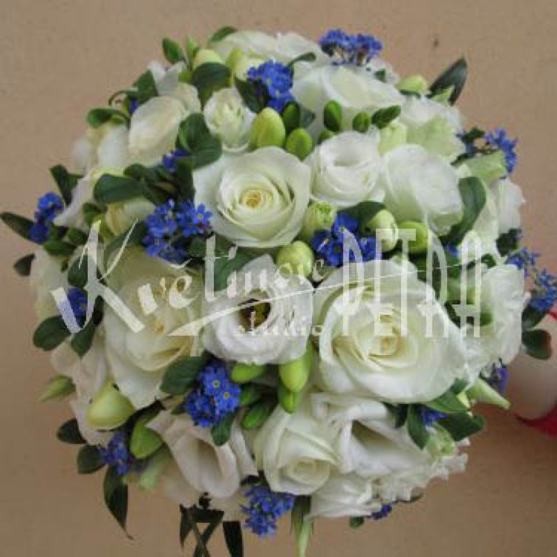 Весільний букет з круглих троянд і незабудок №528