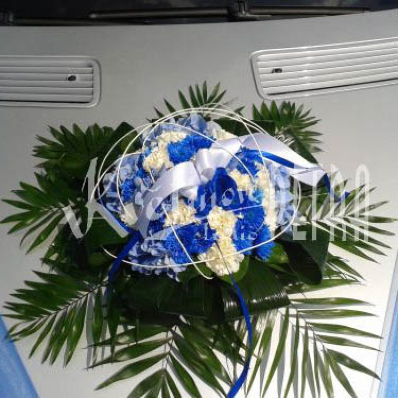 Весільна композиція для автомобіля синьо-білого кольору №168