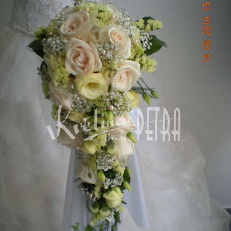 Svatební kytice převislá č. 369