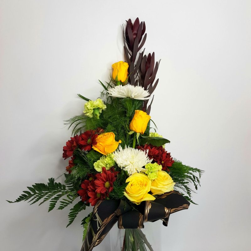 Funeral bouquet tied in hand No. 5