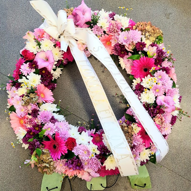 Smuteční věnec vypichovaný č. 28