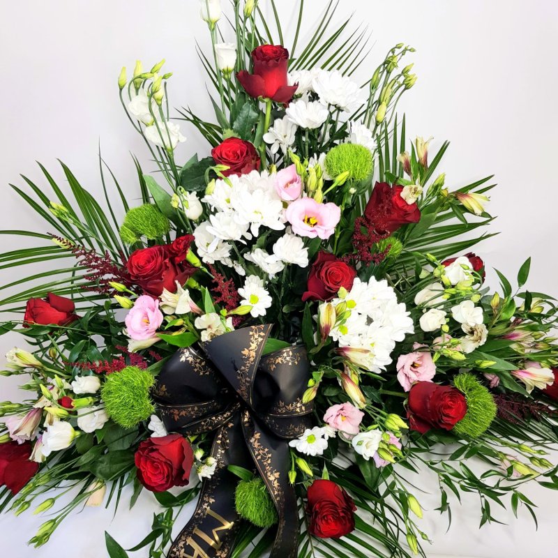 Smuteční kytice vypichovaná č. 11