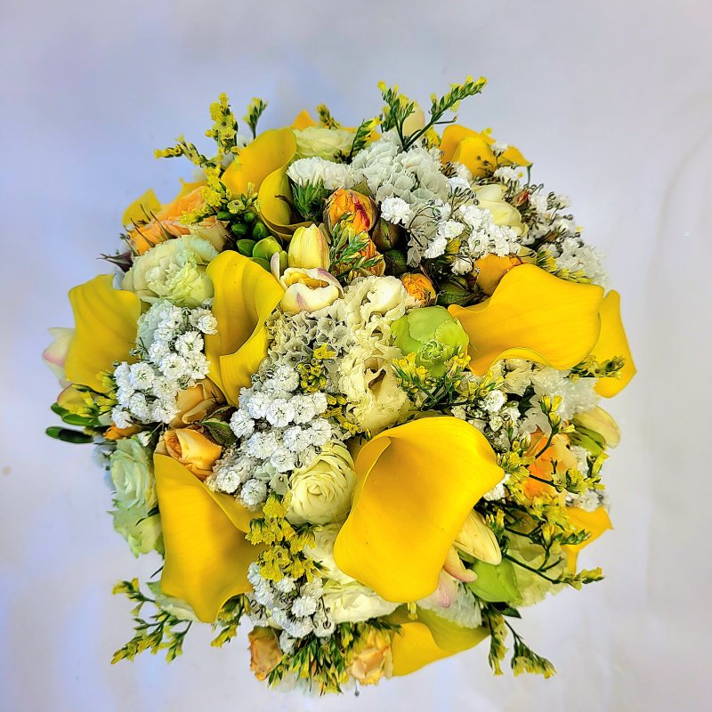 Bukiet ślubny okrągły z róż i lilii kalii nr 433